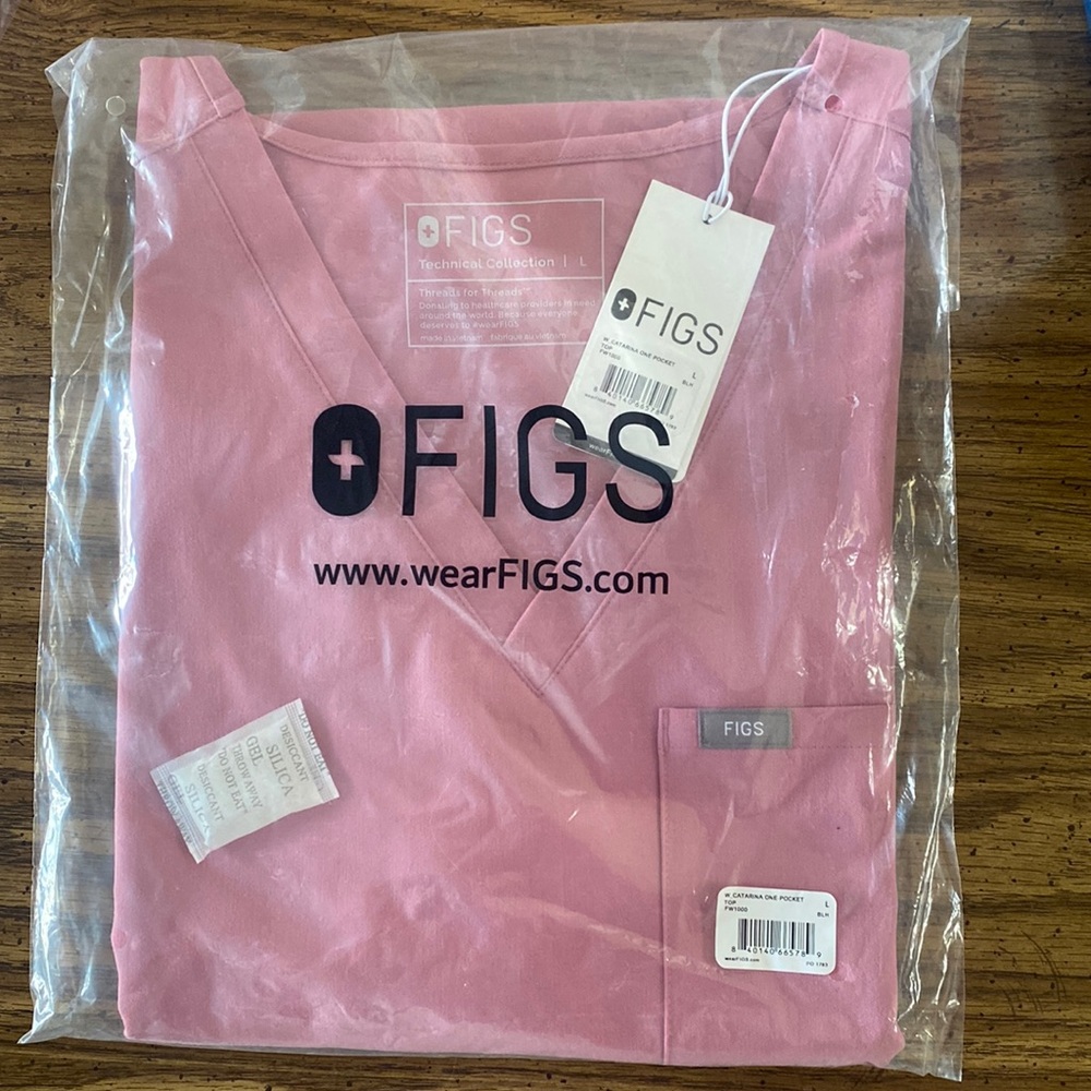 NWT figs Catarina chalk pink